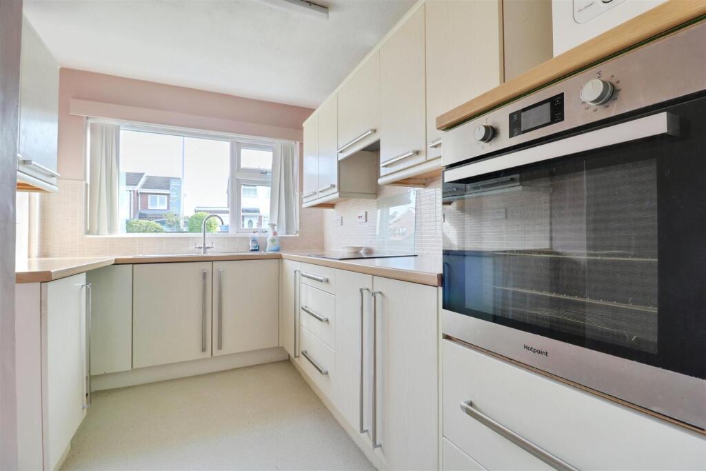 Townfield Close, Talke photo 2