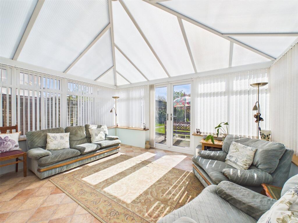 Elizabeth Avenue, Christchurch, Dorset, BH23 - View 4