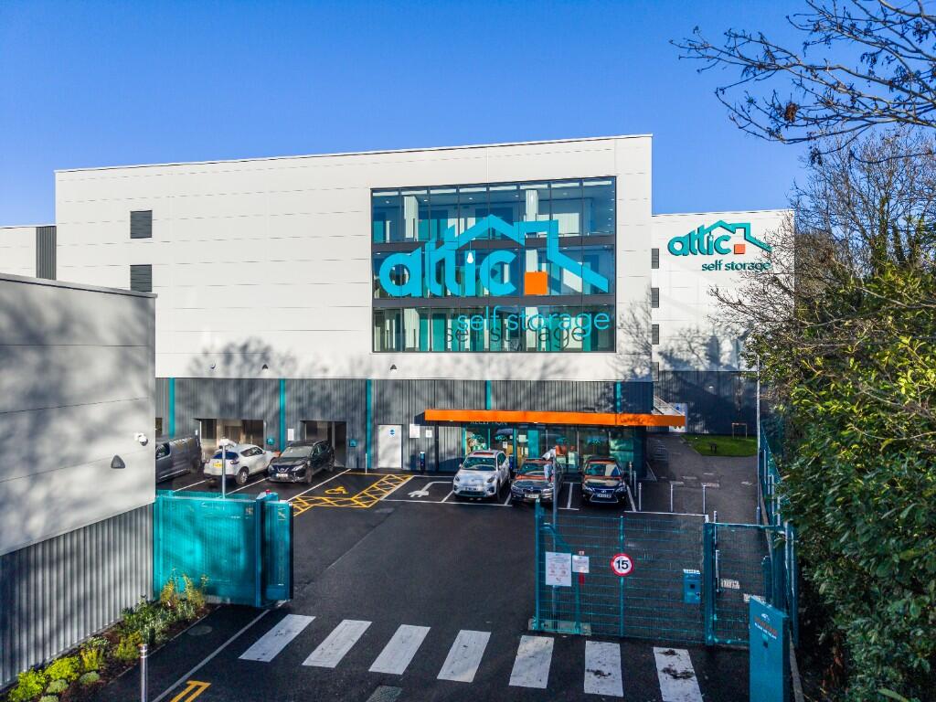 Main image of property: Lower Park Road, London, N11