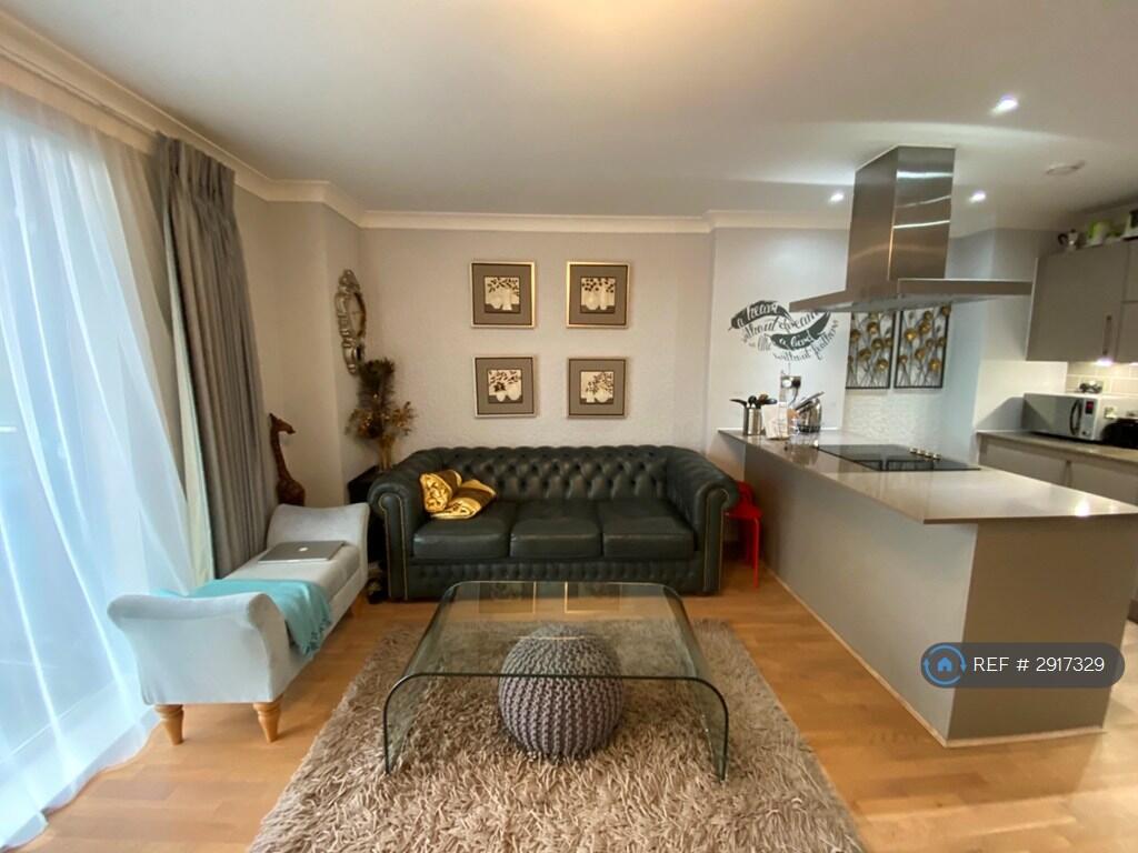 Main image of property: Glengarnock Avenue, London, E14