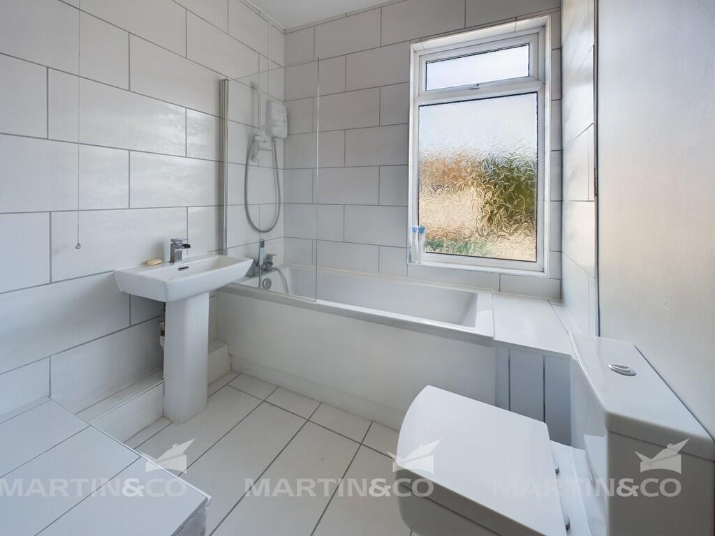 Watch House Lane, Bentley photo 4