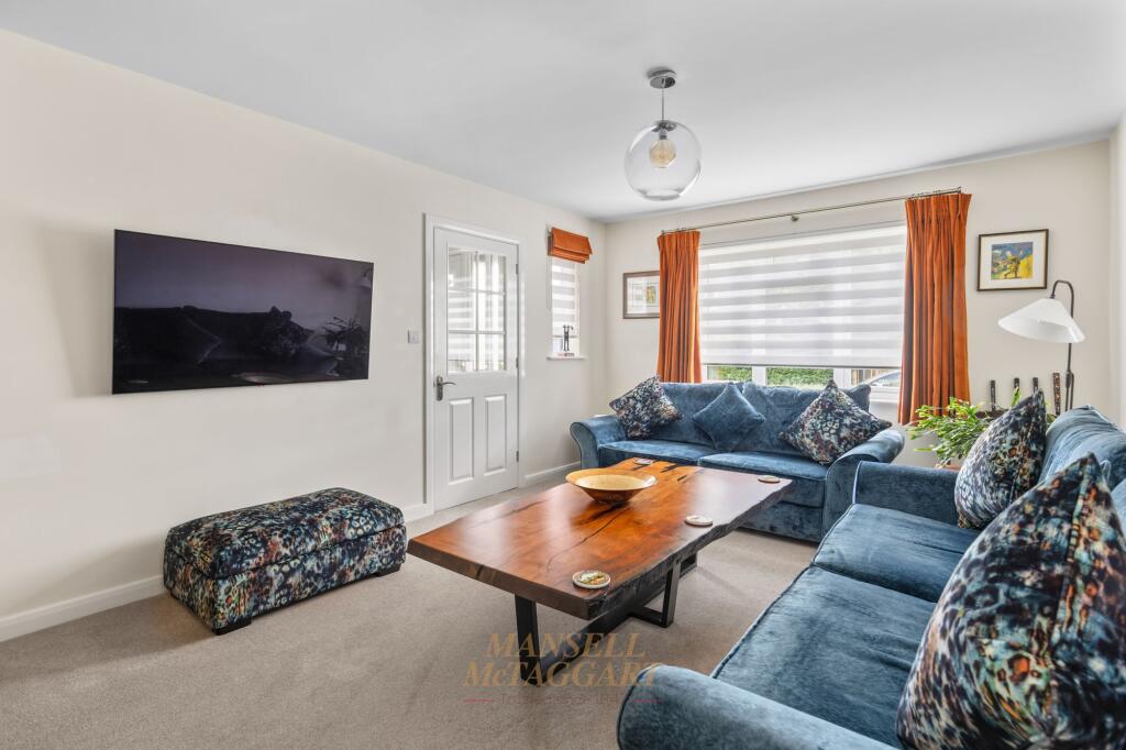 Stuart Way, East Grinstead, RH19 photo 4