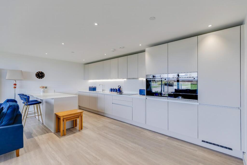 Apartment in Cardiff - View 4