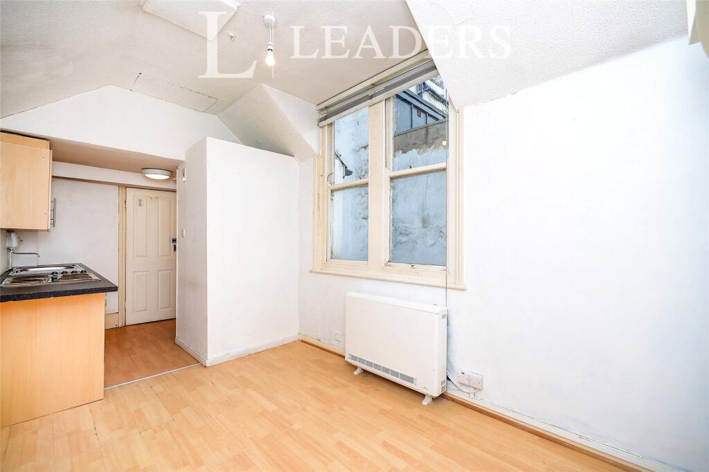 Apartment in Brighton, Brunswick - View 2