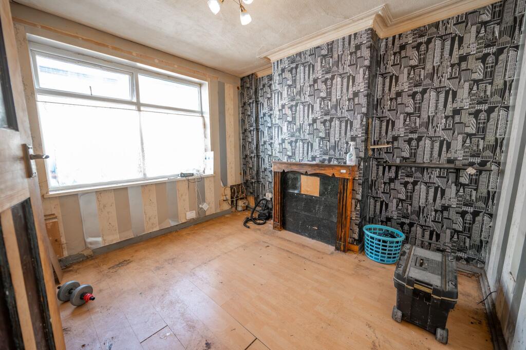 House in Stoke-on-Trent - View 3