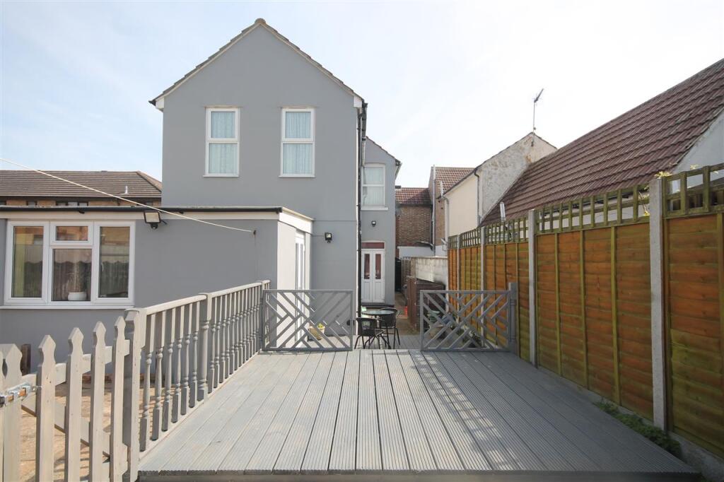 Old Road, Clacton on Sea photo 4
