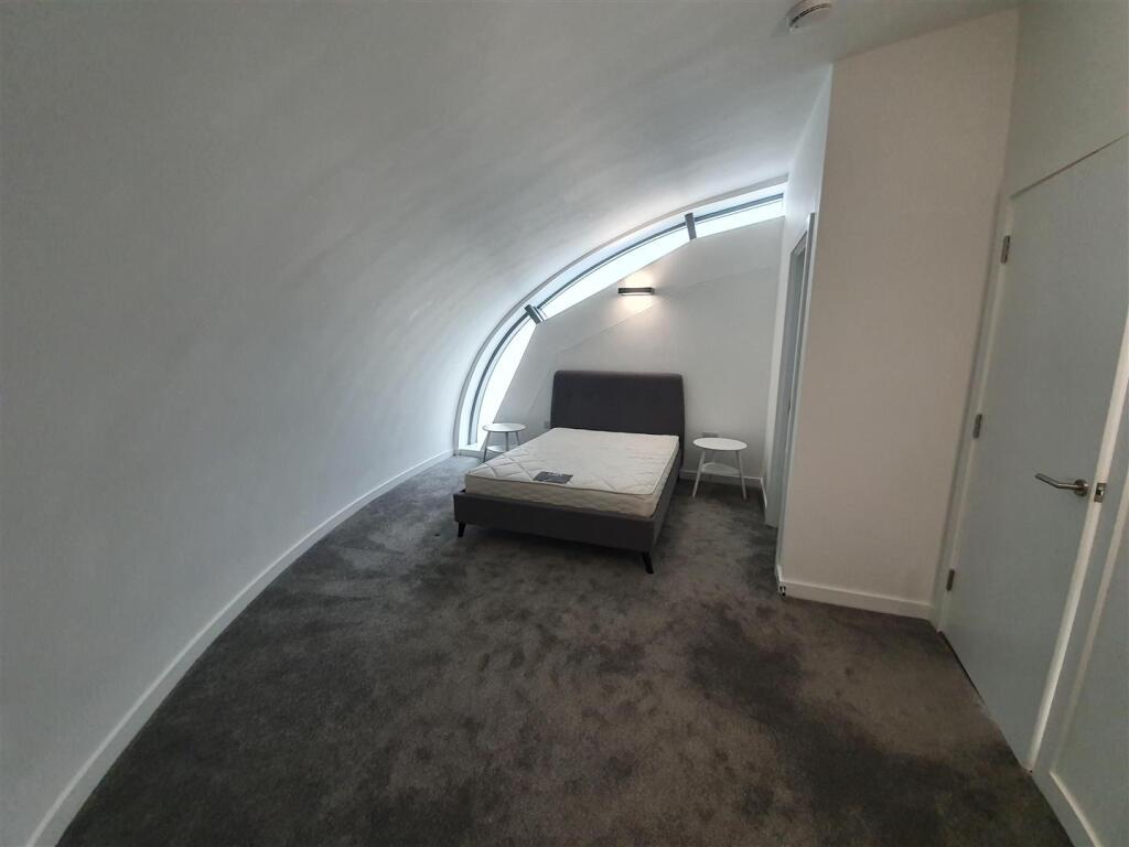 Apartment in Bradford - View 5