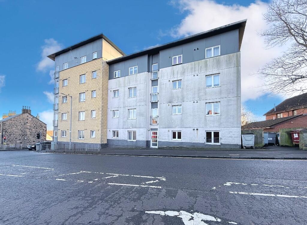 Main image of property: Flat 2, 61 Kerse Lane, Falkirk, FK1 1RX
