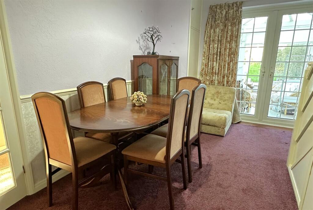 Bramley Crescent, Bearsted, Maidstone photo 3
