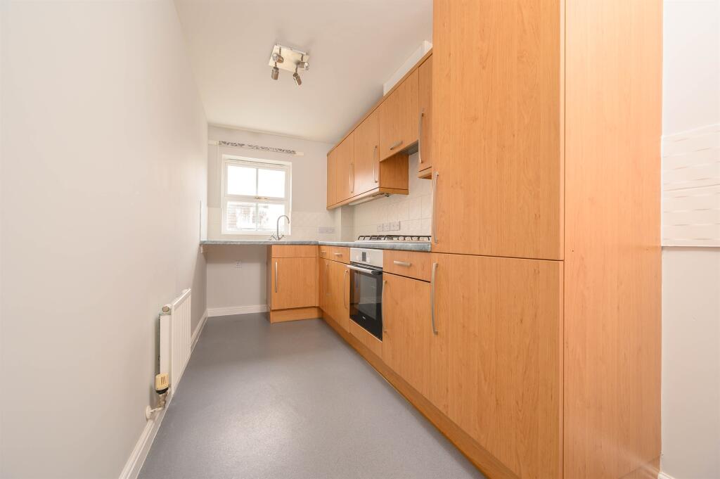 Speedwell Road, Desborough, Kettering photo 4