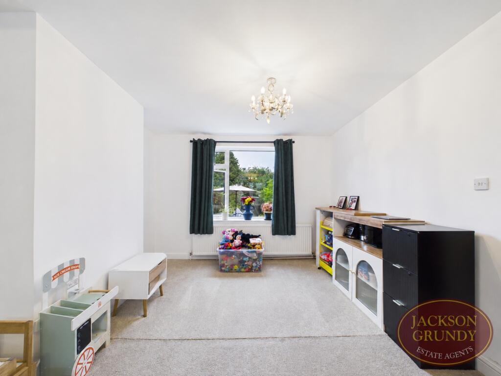 House in Northampton - View 5