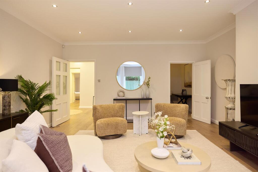 Apartment in London - View 5