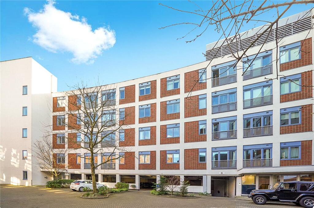 Main image of property: Crouch End Hill, London, N8