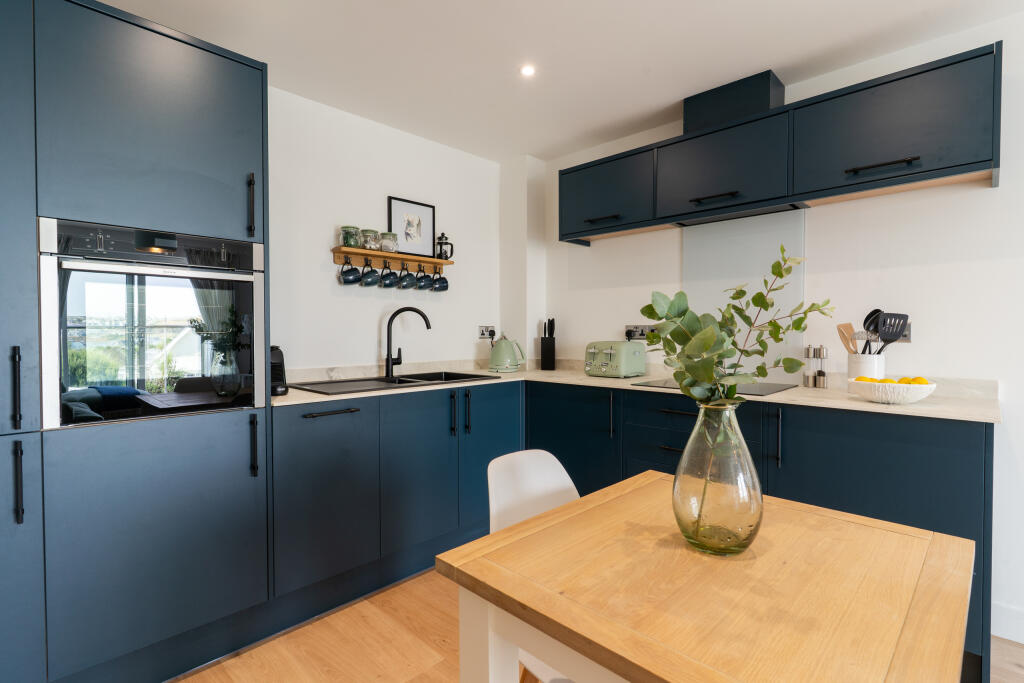 Apartment in Truro - View 4