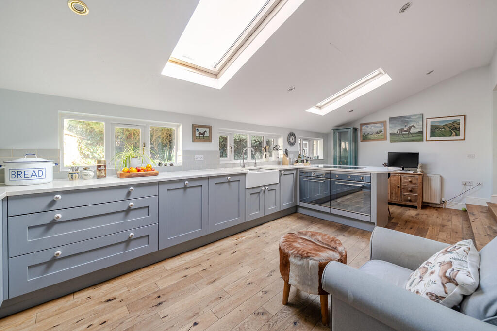 House in Helmdon, West Northamptonshire - View 4
