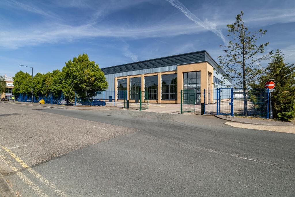Unit E Dean Way - Great Western Ind Est-30.jpg