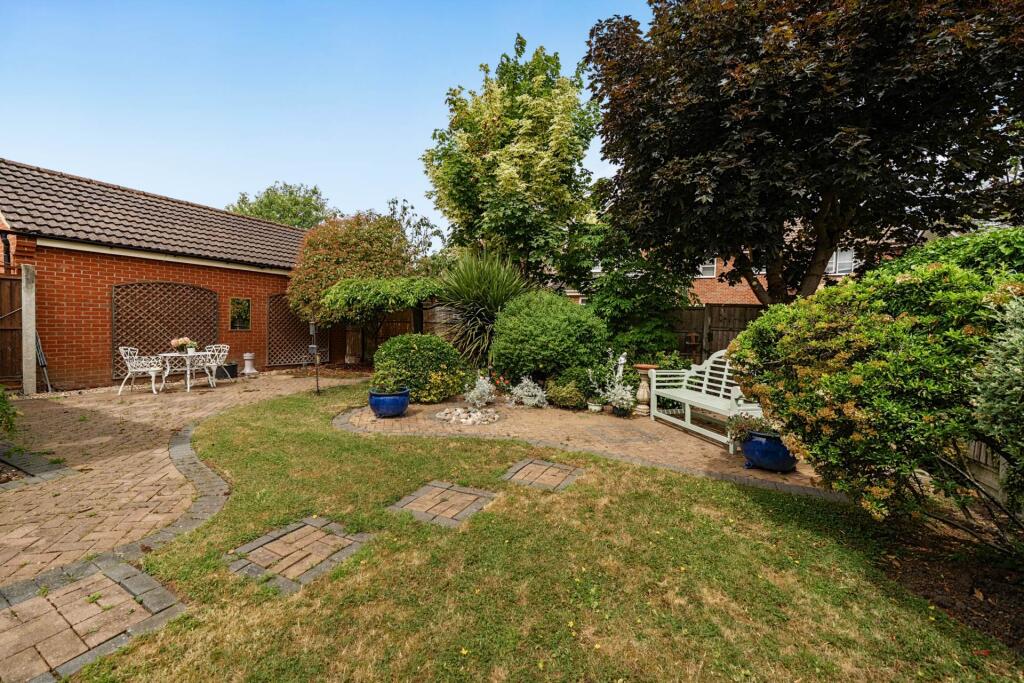 Nursery Gardens, Bedford photo 3