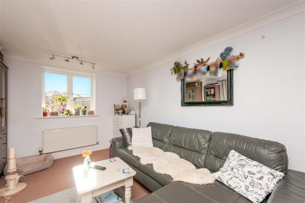 Apartment in Brighton - View 3