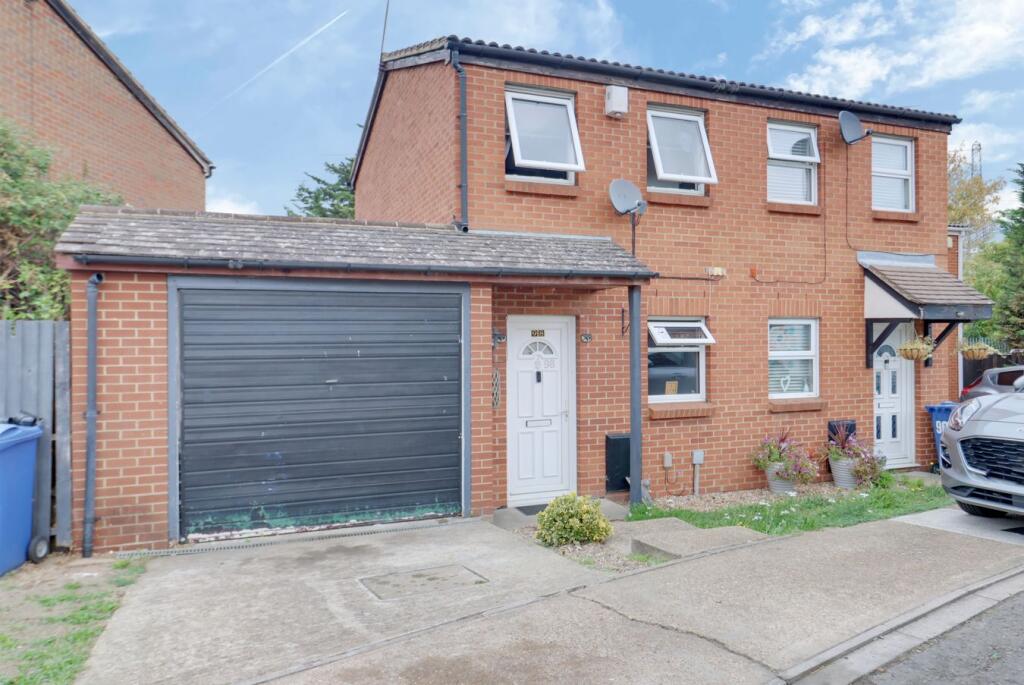 Main image of property: Water Lane, Purfleet-on-Thames, RM19