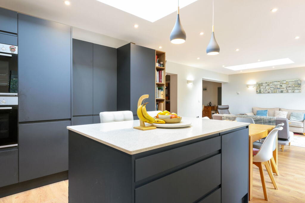 Bafford Grove, Charlton Kings, Cheltenham, GL53 9JE photo 4