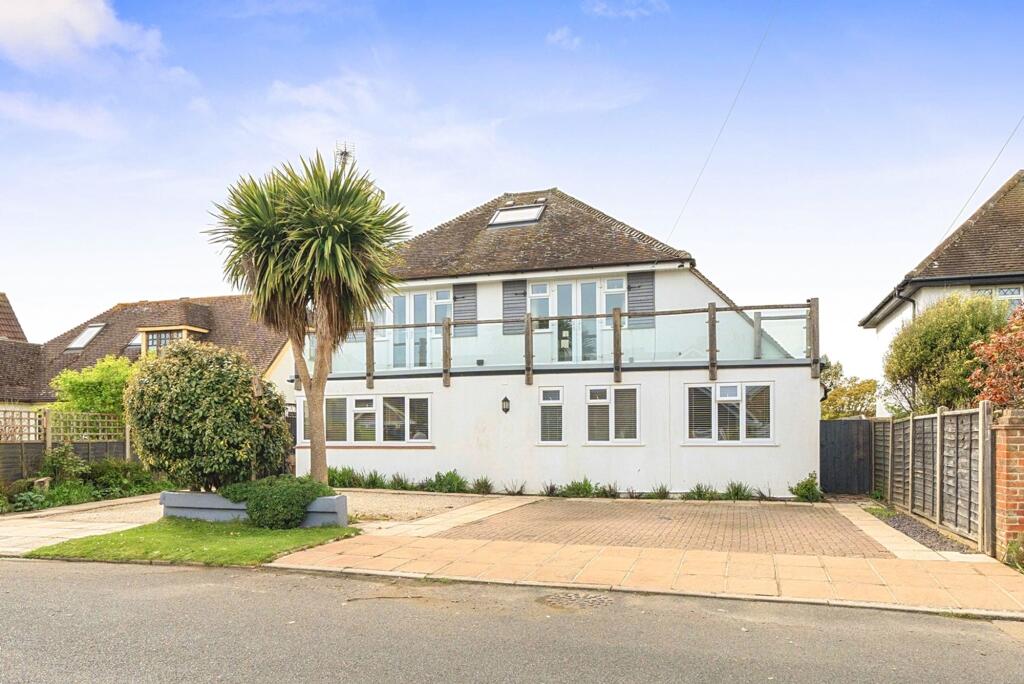 Main image of property: Southdean Drive, Middleton-On-Sea, PO22
