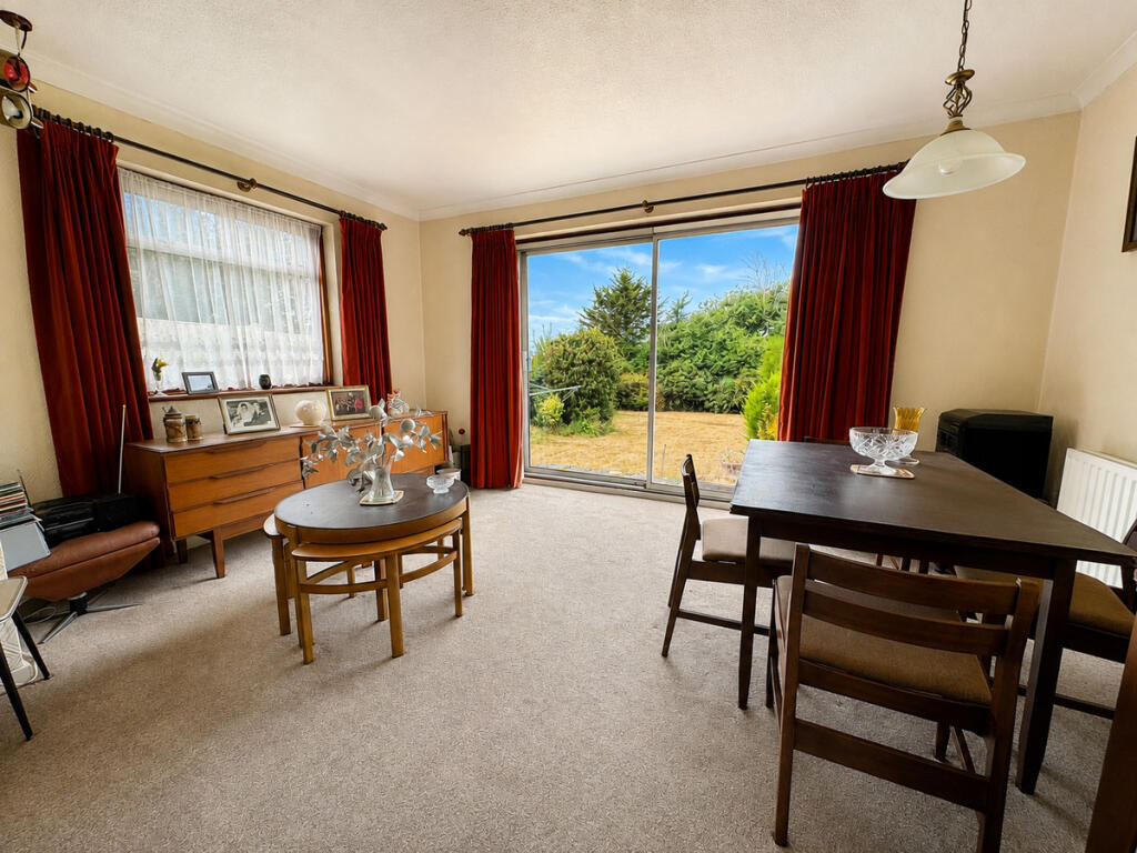 House in Rochford, Hullbridge - View 5