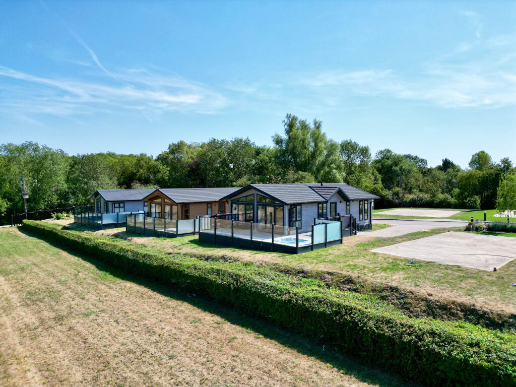 Main image of property: Omar Kingfisher Lodge, Cambridge Country Club, Toft Road, Bourn, Cambridgeshire, CB23 2TT