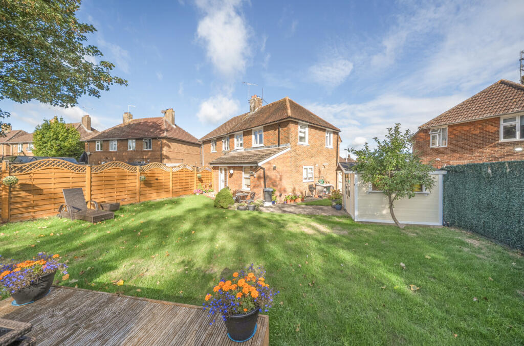 House in Luton - View 2