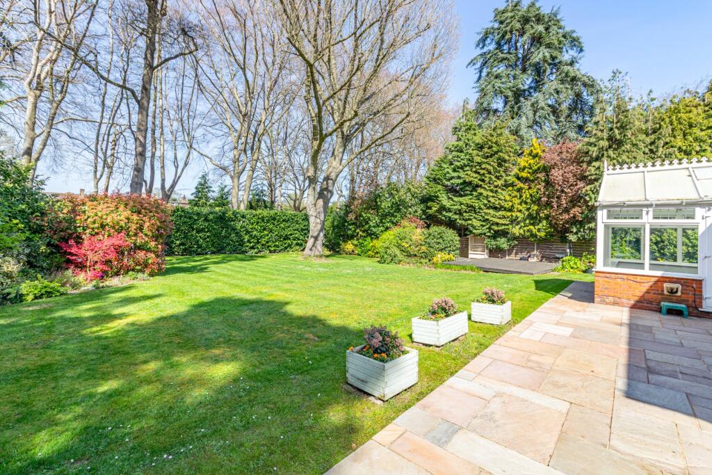 House in Woking, Surrey - View 4