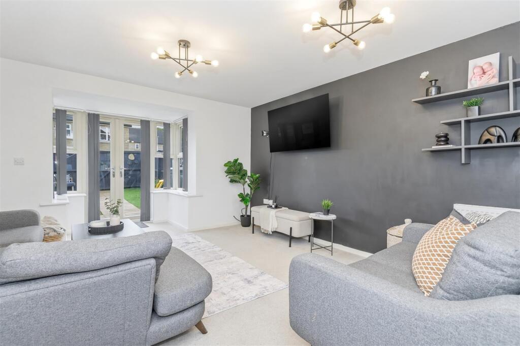 House in Calderdale, Rosemount, Blackley - View 2