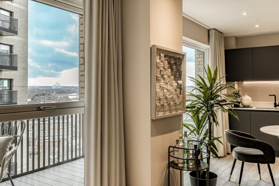 Main image of property: Kew Bridge Rise,
Brentford,
London,
TW8 0EX