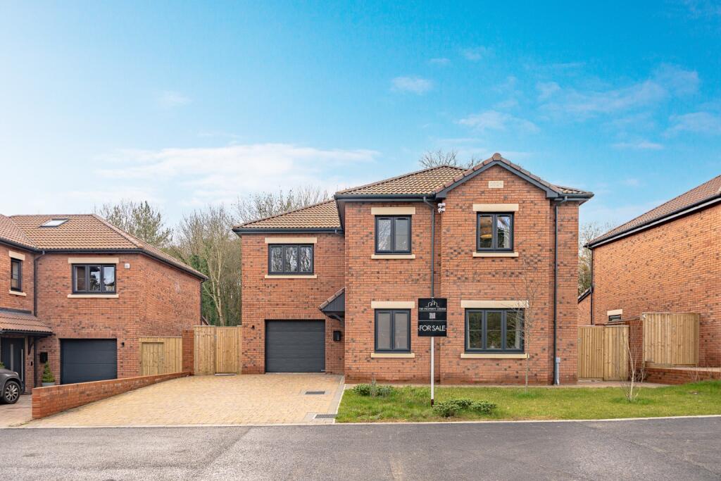 Main image of property: Wynbrook, Filton Road, Hambrook, Bristol, BS16 1QG