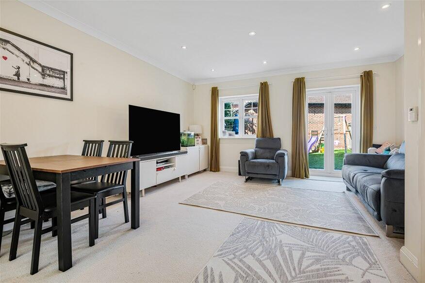 King Harry Lane, St. Albans, AL3 - View 2