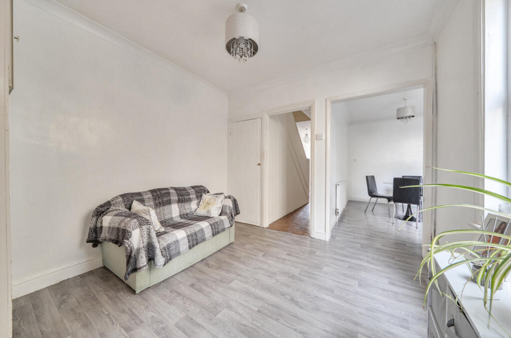House in East Suffolk, Felixstowe - More