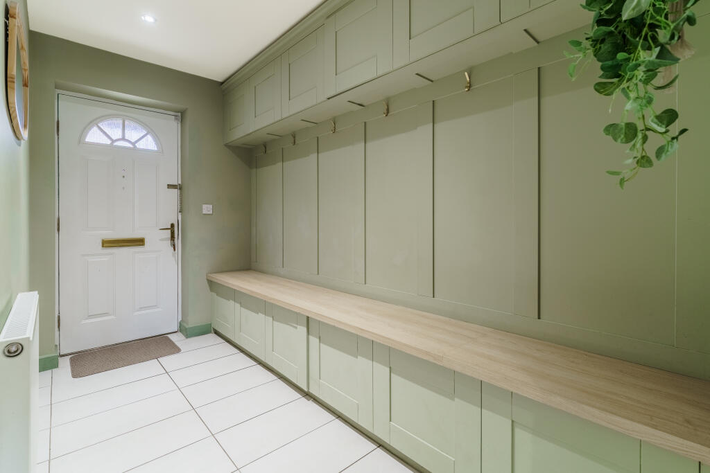 House in Wakefield, Origin, Cutsyke - View 5