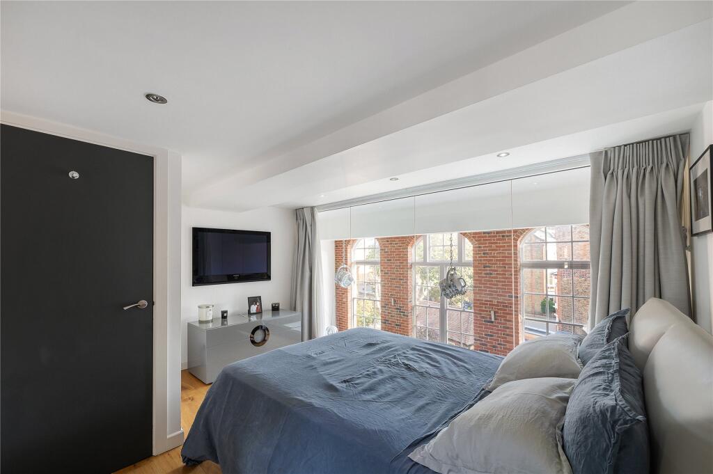 Apartment in London - More