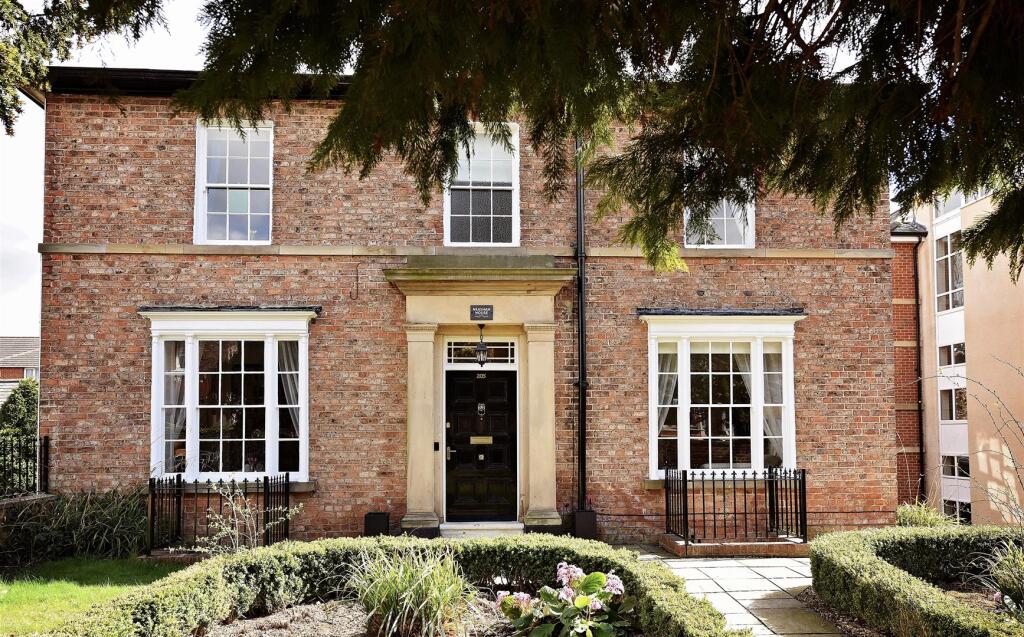 6-bed detached on Grange Road, Darlington, £425,000