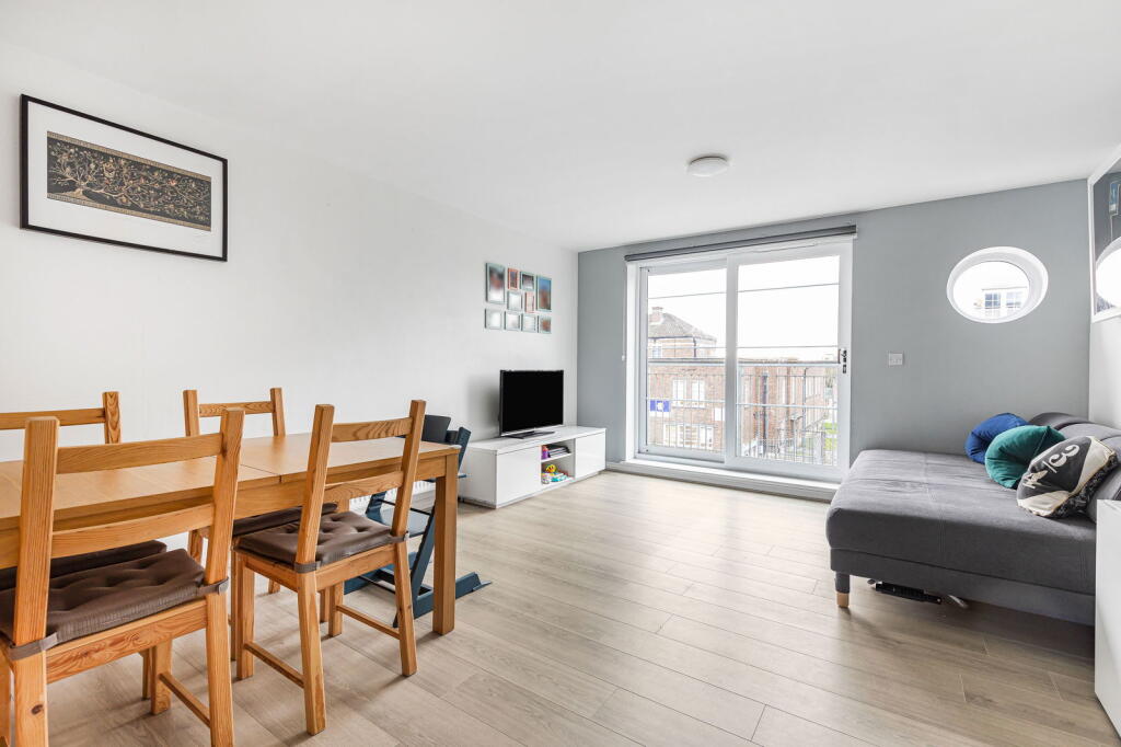 Main image of property: Sydenham Road, Croydon, CR0