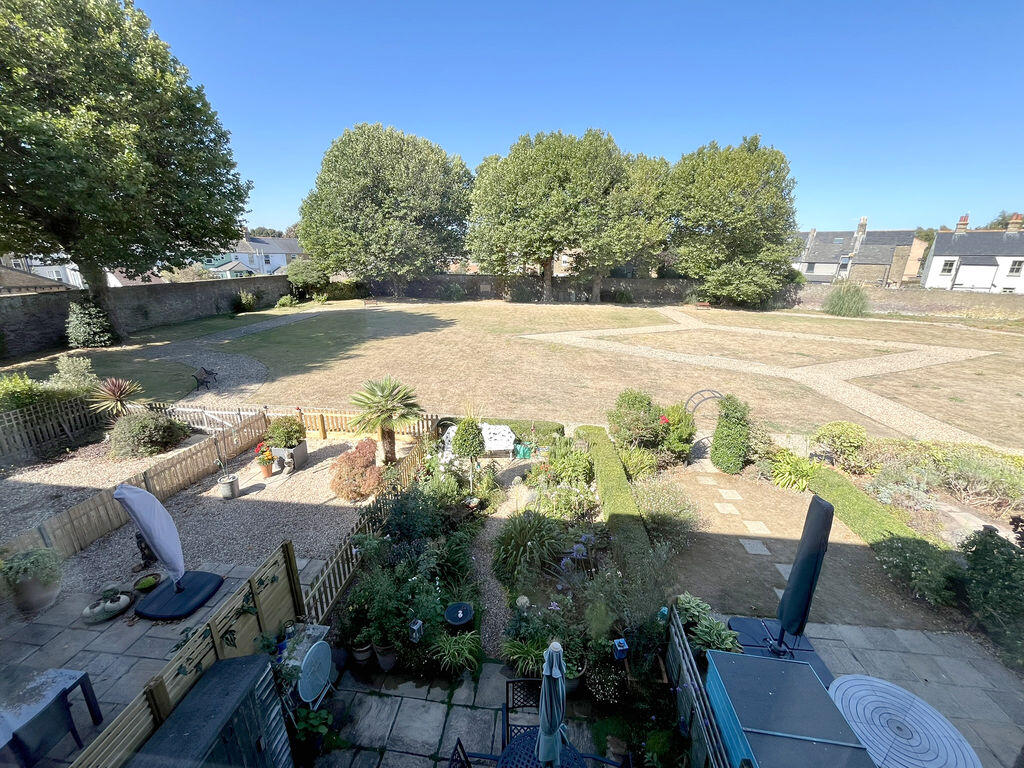 House in Canterbury - View 5