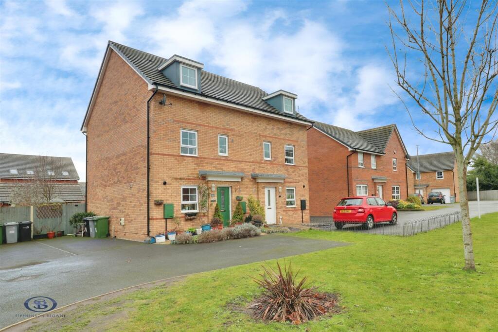 4-bed semi-detached on Collerick Close, Alsager, £114,000
