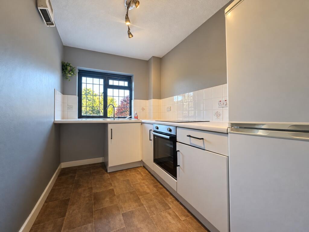 1 bedroom maisonette for rent