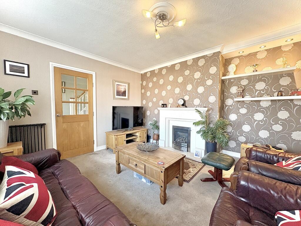 Blackthorne Close, Old Park Farm Estate, DY1 photo 4
