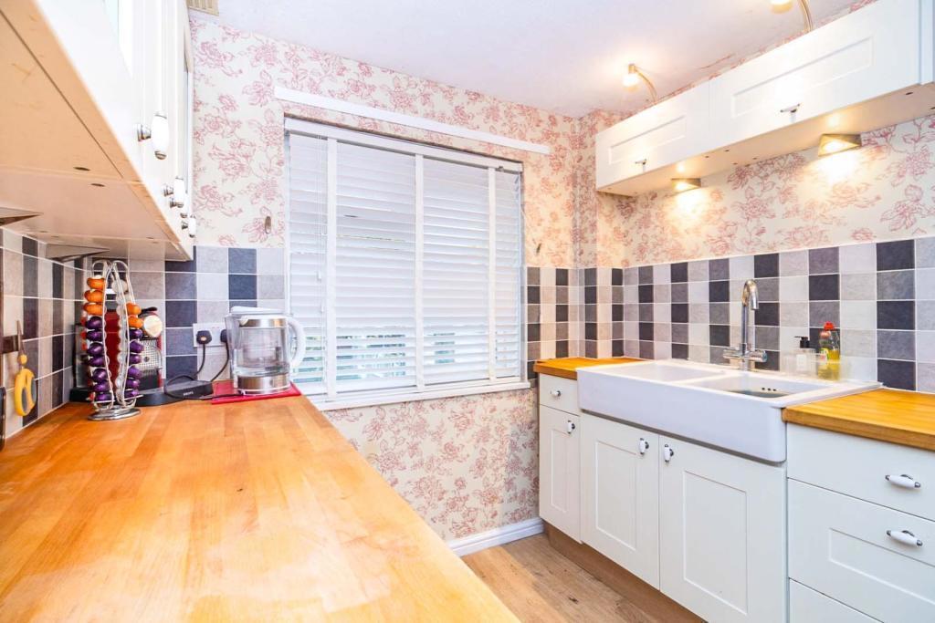 Apartment in Milton Keynes - View 4