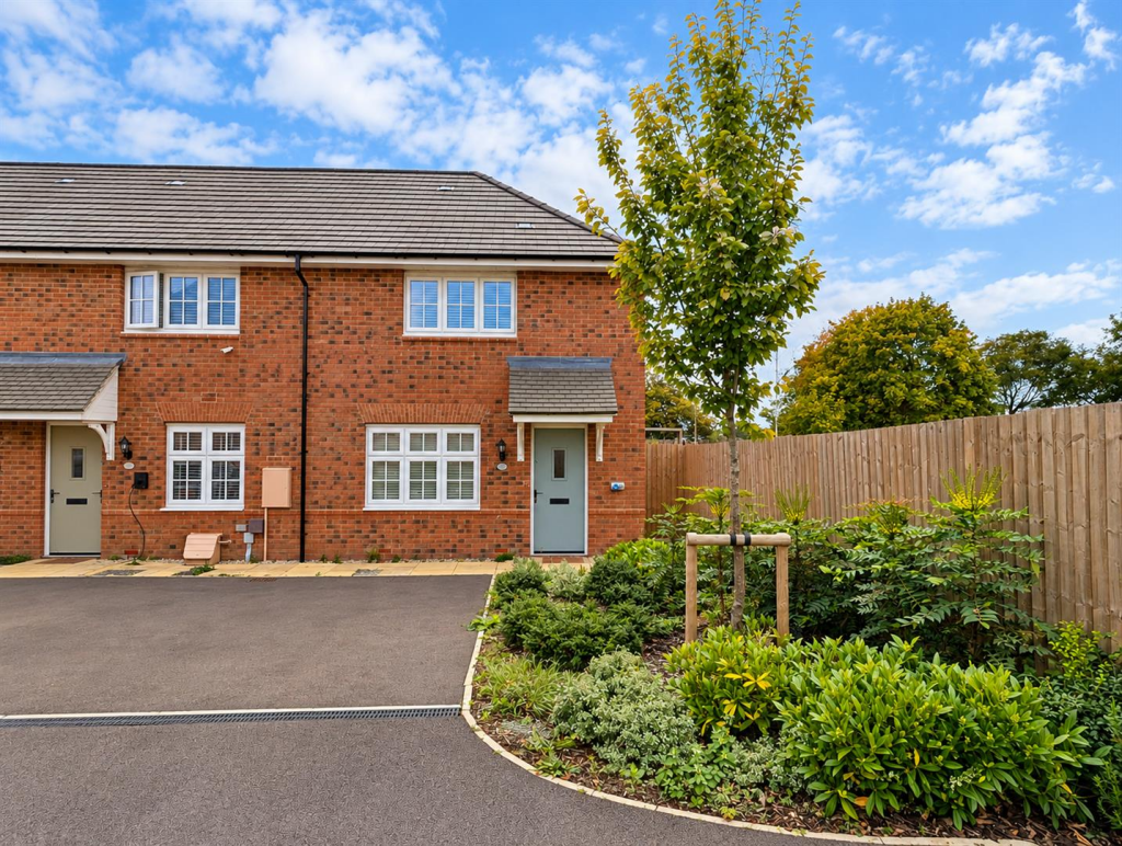 3-bed terraced on Slingsby Gardens, Newton, Nottingham, £250,000