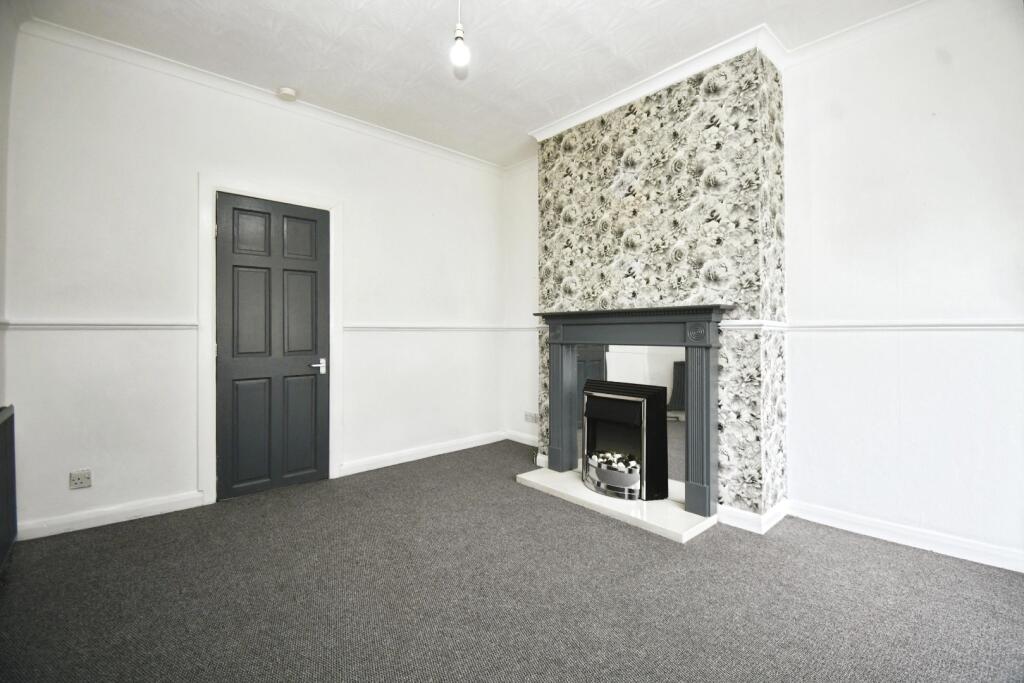 House in Hull - View 5
