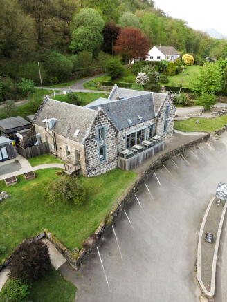 2024_DIANAKOPHOTO_Scotland_hotel_dron-6