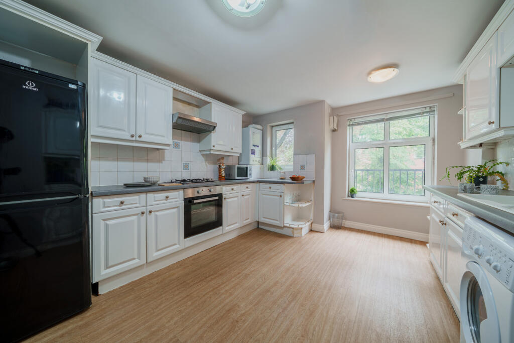 Apartment in Manchester - View 5