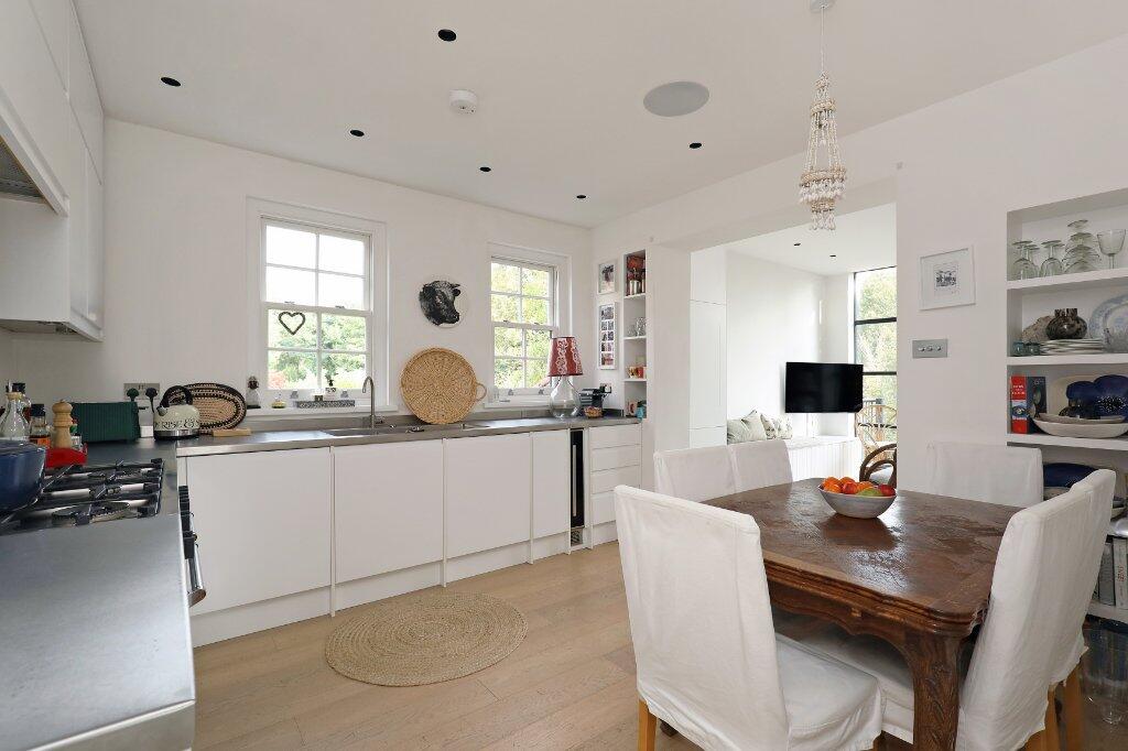Apartment in London - View 4