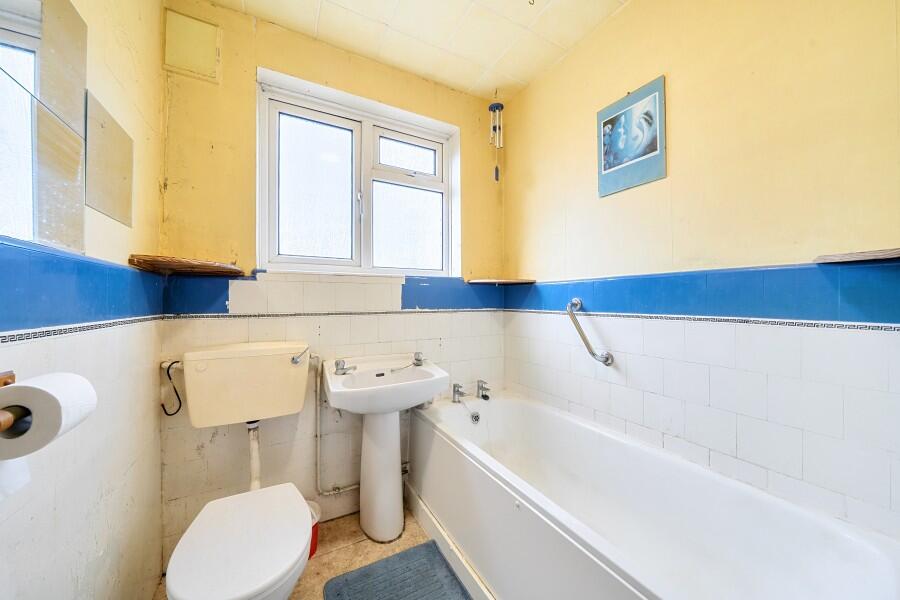 Apartment in Harrow - View 4