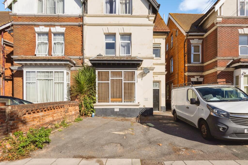 Apartment in Portsmouth, North End - View 4